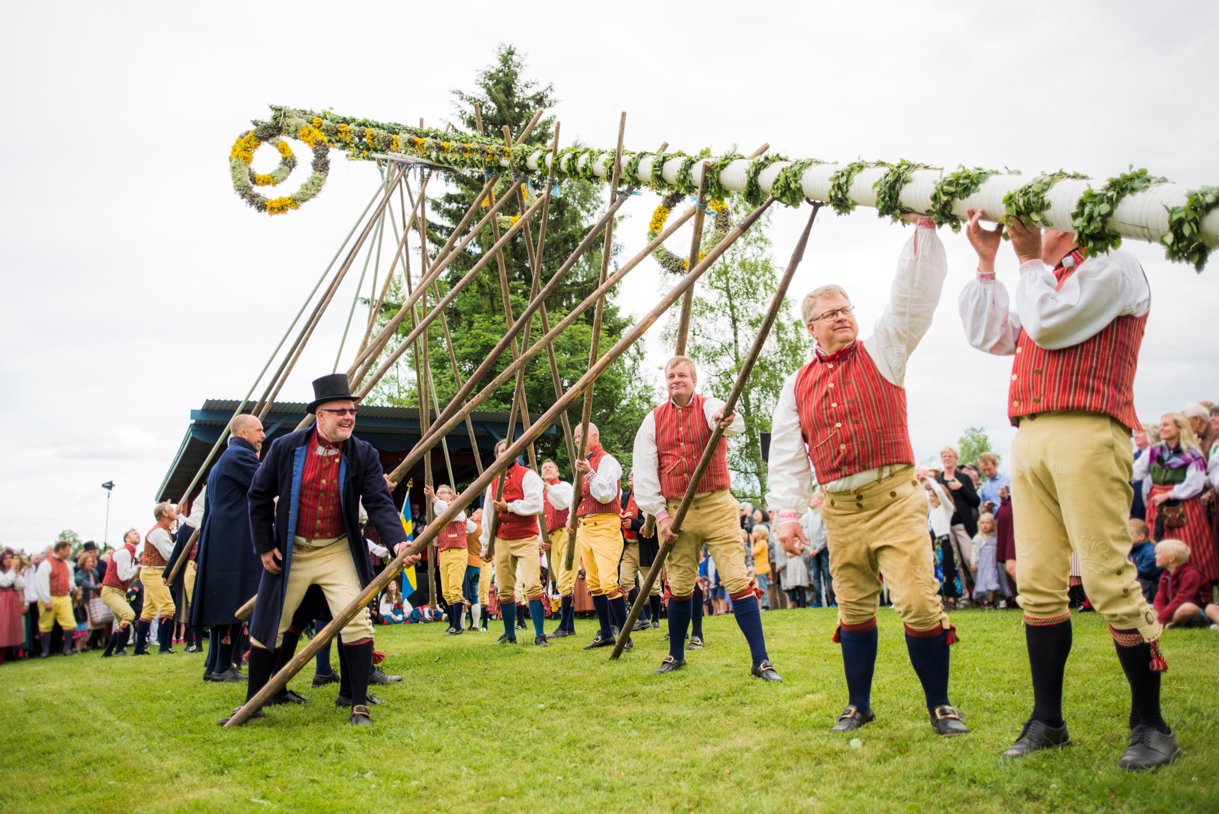Traditionnelle célébration suédoise de la « Midsommar » 2024 Amazing
